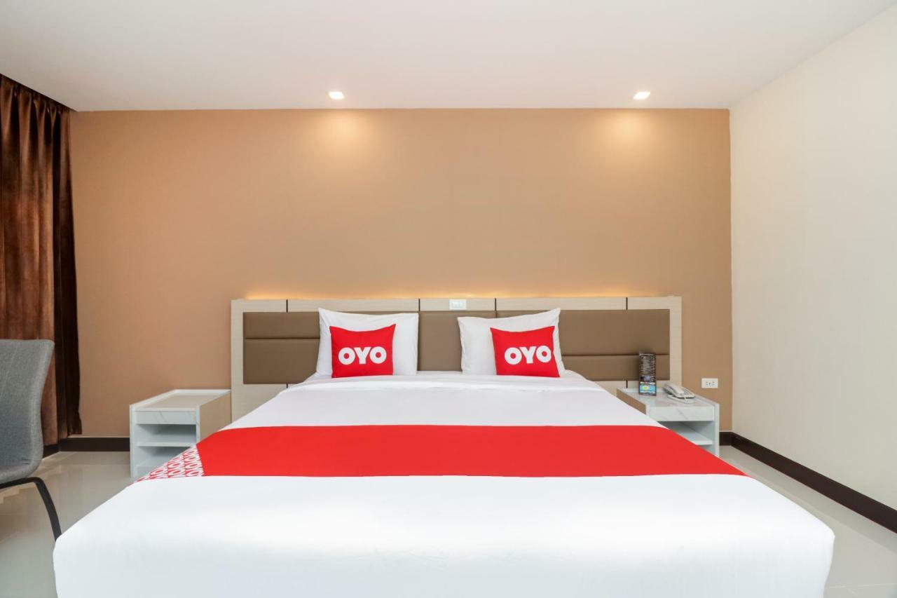 Oyo 234 Tara Grande Hotel & Spa Бангкок Экстерьер фото