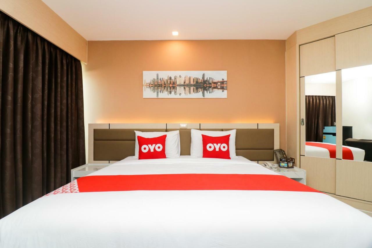 Oyo 234 Tara Grande Hotel & Spa Бангкок Экстерьер фото