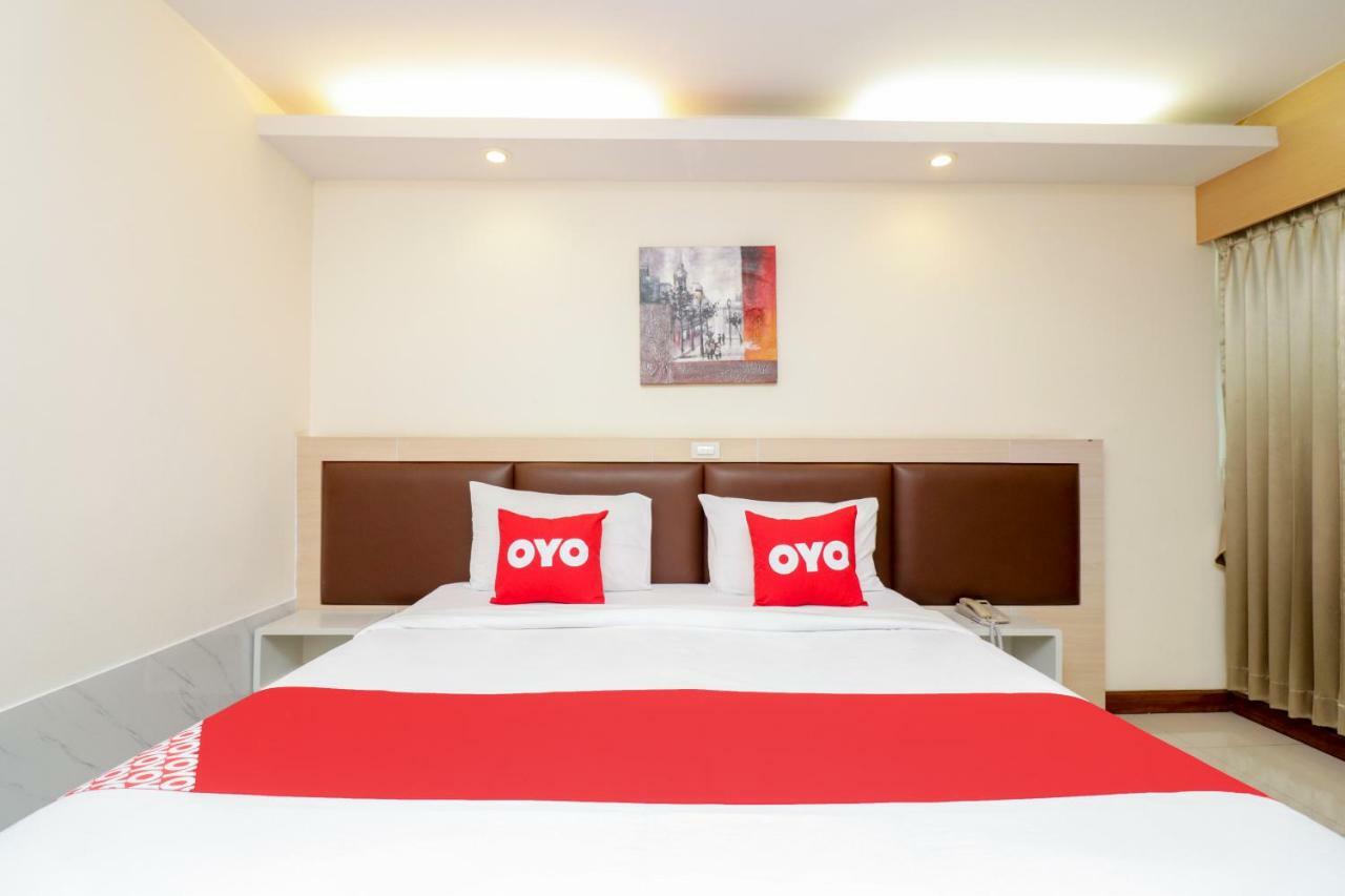 Oyo 234 Tara Grande Hotel & Spa Бангкок Экстерьер фото